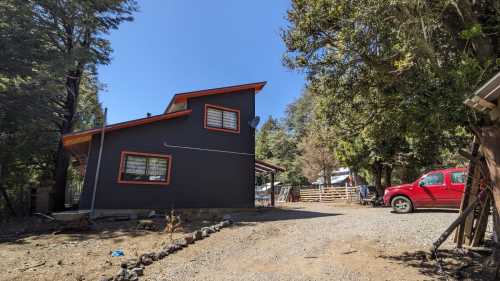 Venta Locales Comerciales y Casa en Parcela camino al Volcán — Camino al Volcán, Pucón
