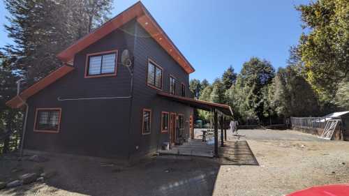 Venta Locales Comerciales y Casa en Parcela camino al Volcán — Camino al Volcán, Pucón