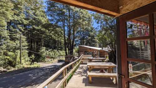 Venta Locales Comerciales y Casa en Parcela camino al Volcán — Camino al Volcán, Pucón