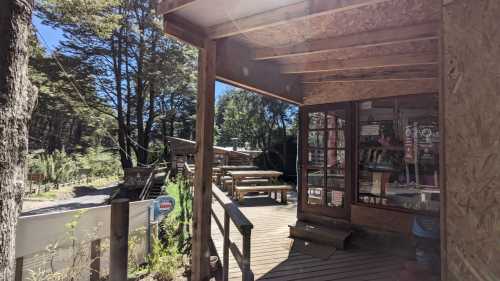 Venta Locales Comerciales y Casa en Parcela camino al Volcán — Camino al Volcán, Pucón