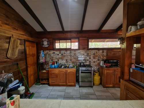 Arriendo de Casa y 2 Cabañas en Hermosa Parcela, Sector Quetroleufu, Pucón — Quetroleufu, Pucón