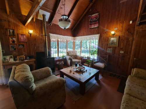 Venta Casa en Parcela más cabaña con orilla de río Liucura — Quetroleufu, Pucón