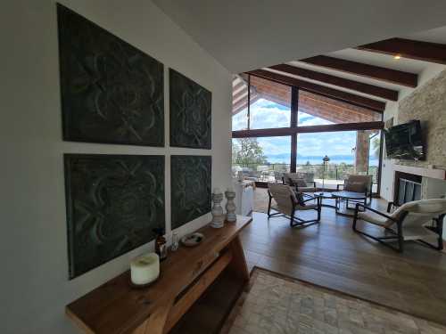 Venta Extraordinaria Casa en Condominio Canto del Agua en sector de Los Riscos, Pucón — Los Riscos, Pucón