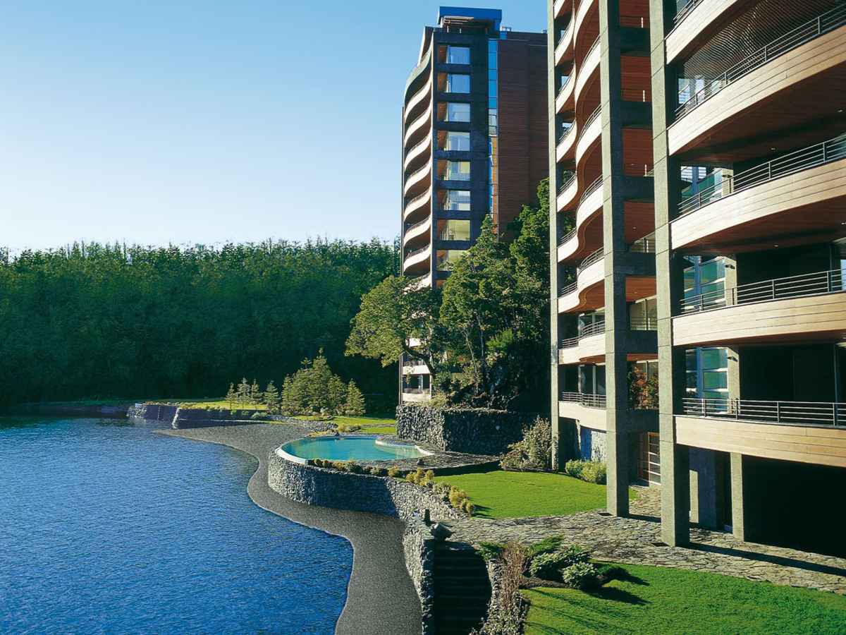 Arriendo Departamento en Condominio Margomalal Torre Toltén, Primera Línea Lago Villarrica ID-1912 — Camino Villarrica - Pucón, Villarrica