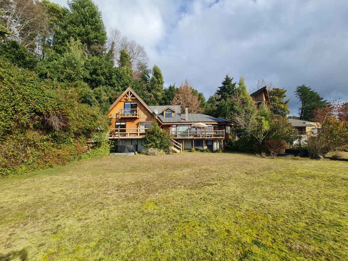 Arriendo Casa Millaray Km. 7, orilla de Lago Villarrica — Camino Villarrica - Pucón, Villarrica