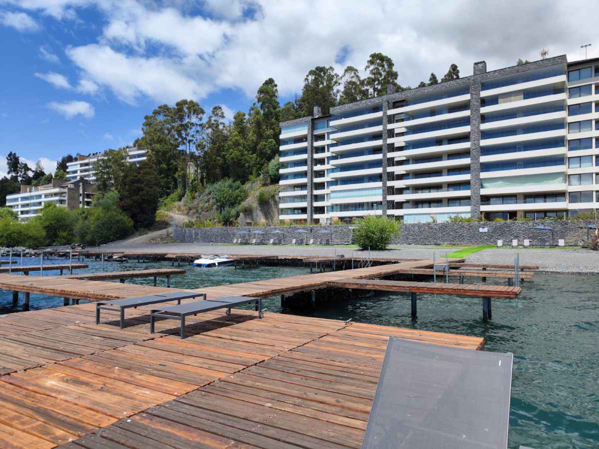 Arriendo Departamento Edificio El Refugio - Primera línea de Lago ID-1985 — Camino Villarrica - Pucón, Villarrica