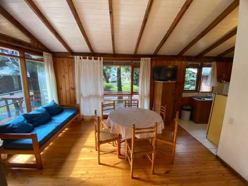Venta de Complejo Turístico de 11 Cabañas, Camino Villarrica - Pucón — Camino Villarrica - Pucón, Villarrica