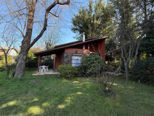 Arriendo Cabaña Variante Internacional N°765, a pasos del Centro de Pucón — Variante Camino Internacional, Pucón