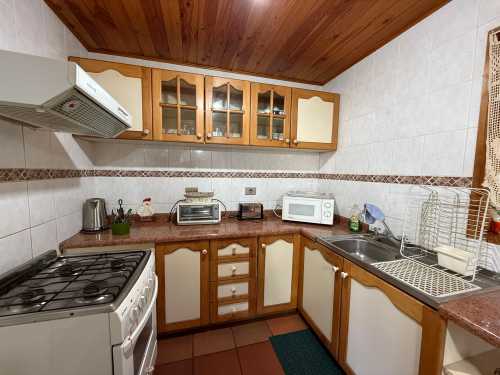 Arriendo Cabaña Variante Internacional N°765, a pasos del Centro de Pucón — Variante Camino Internacional, Pucón