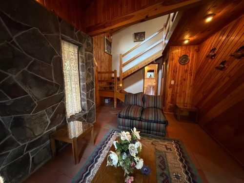 Arriendo Cabaña Variante Internacional N°765, a pasos del Centro de Pucón — Variante Camino Internacional, Pucón