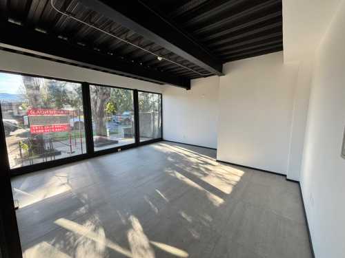 Arriendo Locales Comerciales en Edificio Rincón del Lago — Centro, Pucón