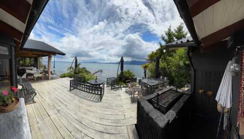 Arriendo Maravillosa Casa Orilla de Lago, Sector El Escorial, Pucón — Camino Villarrica - Pucón, Villarrica