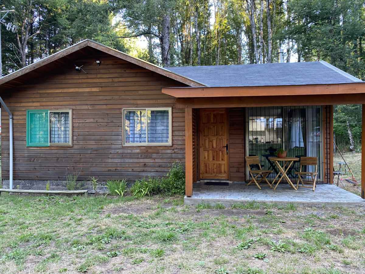 Venta Casa en Parcela más 2 cabañas en sector Quetroleufu, Pucón — Quetroleufu, Pucón