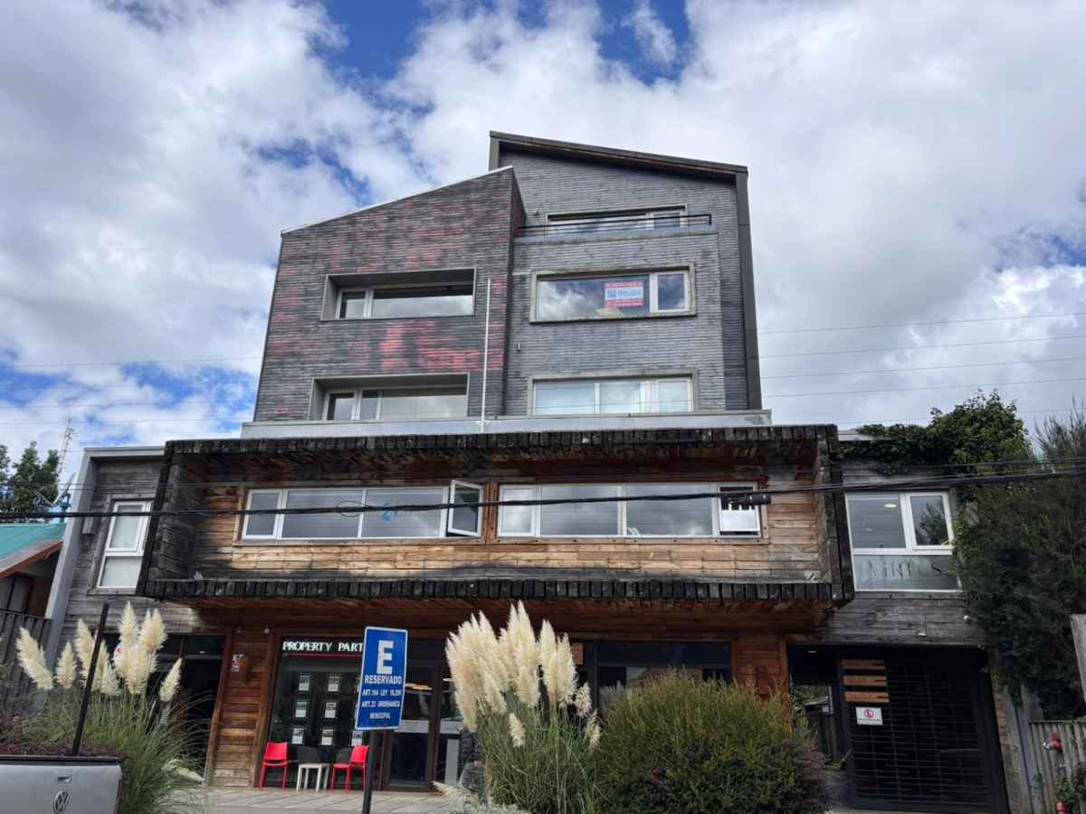Arriendo Oficina N°41 en Edificio Alta Terra, en pleno centro de Pucón — Centro, Pucón