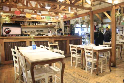 Venta Derecho a Llave Restaurant Cafetería, ¡Gran Oportunidad en Pleno Centro de Pucón! — Centro, Pucón