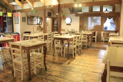 Venta Derecho a Llave Restaurant Cafetería, ¡Gran Oportunidad en Pleno Centro de Pucón! — Centro, Pucón