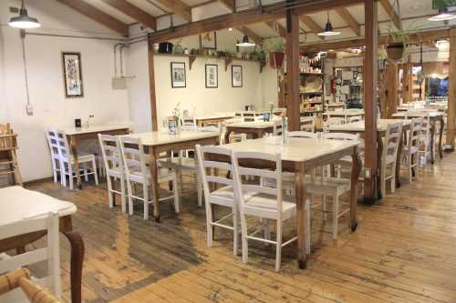 Venta Derecho a Llave Restaurant Cafetería, ¡Gran Oportunidad en Pleno Centro de Pucón! — Centro, Pucón