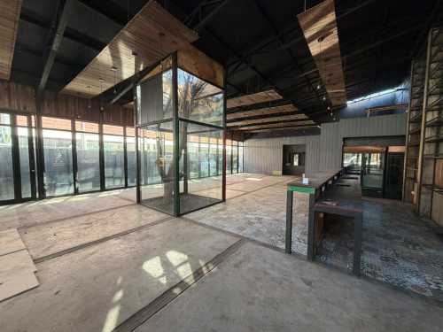 Arriendo Restaurante - Local Gastronómico con Gran Terraza en Centro de Pucón — Centro, Pucón