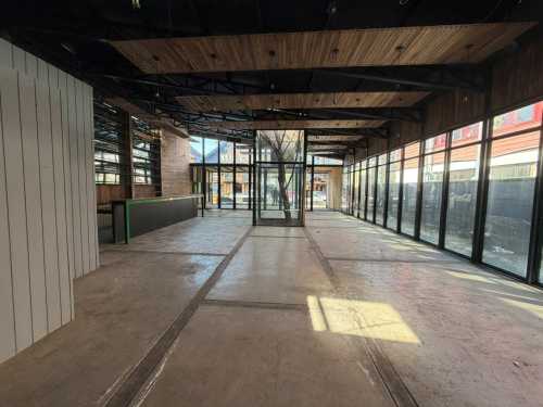 Arriendo Restaurante - Local Gastronómico con Gran Terraza en Centro de Pucón — Centro, Pucón