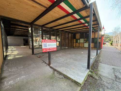 Arriendo Restaurante - Local Gastronómico con Gran Terraza en Centro de Pucón — Centro, Pucón
