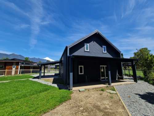 Venta Nueva Casa Galpón en Condominio Vista Quelhue — Camino Internacional, Pucón